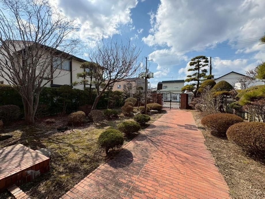 4LDK RC House for Sale in Hakodate, Hokkaido - 370 sqm - Thumbnail 3