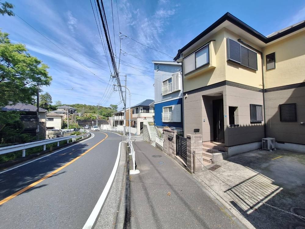 3LDK Detached House for Sale in Kounan-ku, Yokohama - Thumbnail 2