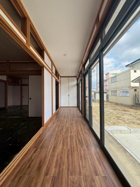 Spacious 7LDK House for Sale in Fukushima City with Solar Panels - Thumbnail 4