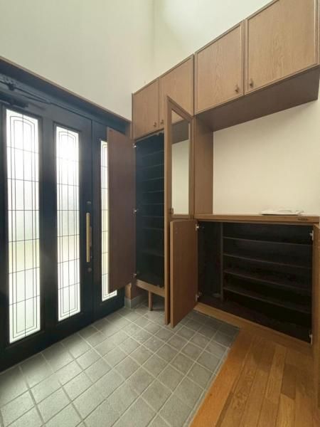 Spacious 7LDK House for Sale in Fukushima City with Solar Panels - Thumbnail 3