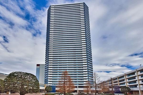 3LDK Apartment in Yokohama's Minato Mirai - 298 Million Yen - Thumbnail 2