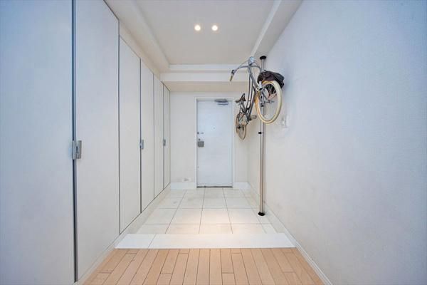3LDK Apartment in Yokohama's Minato Mirai - 298 Million Yen - Thumbnail 3