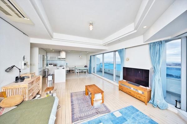 3LDK Apartment in Yokohama's Minato Mirai - 298 Million Yen - Thumbnail 4