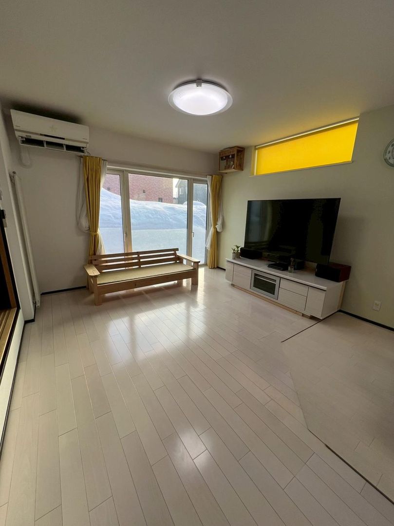 4LDK House for Sale in Takikawa, Hokkaido - 385sqm Land - Thumbnail 3