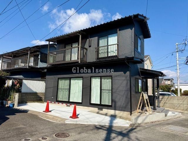 Renovated 3LDK House on Corner Lot in Miyazaki City - Thumbnail 2