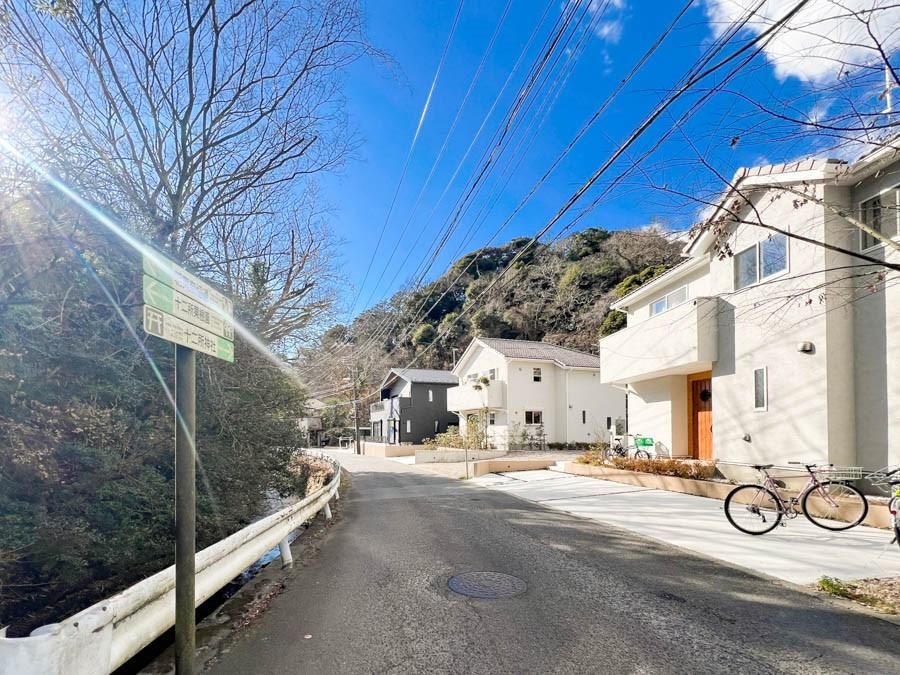 Land for Sale in Kamakura's Jūniso - 232.4 sqm Plot - Thumbnail 3