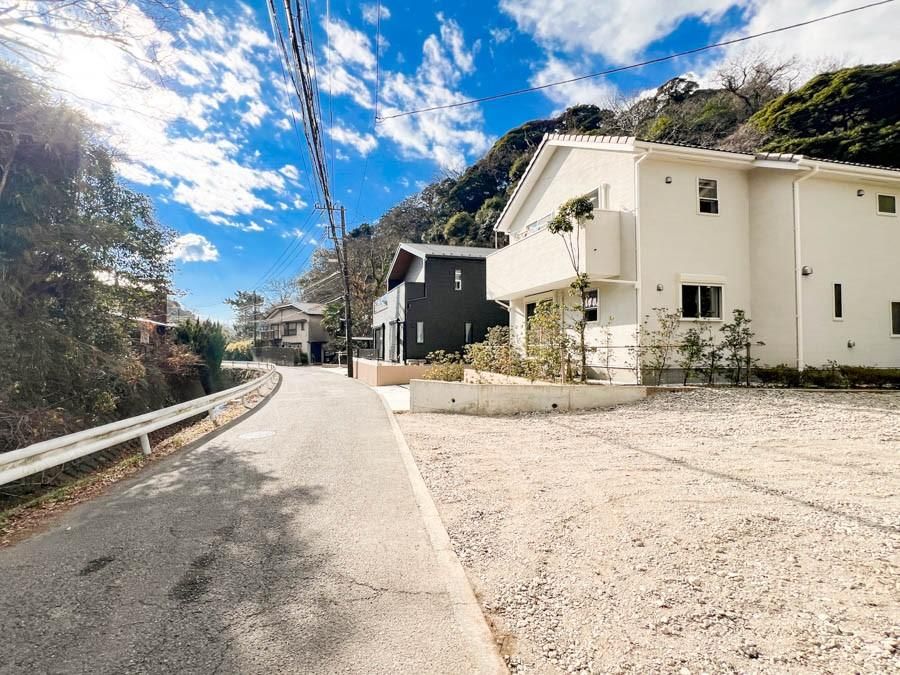 Land for Sale in Kamakura's Jūniso - 232.4 sqm Plot - Thumbnail 2