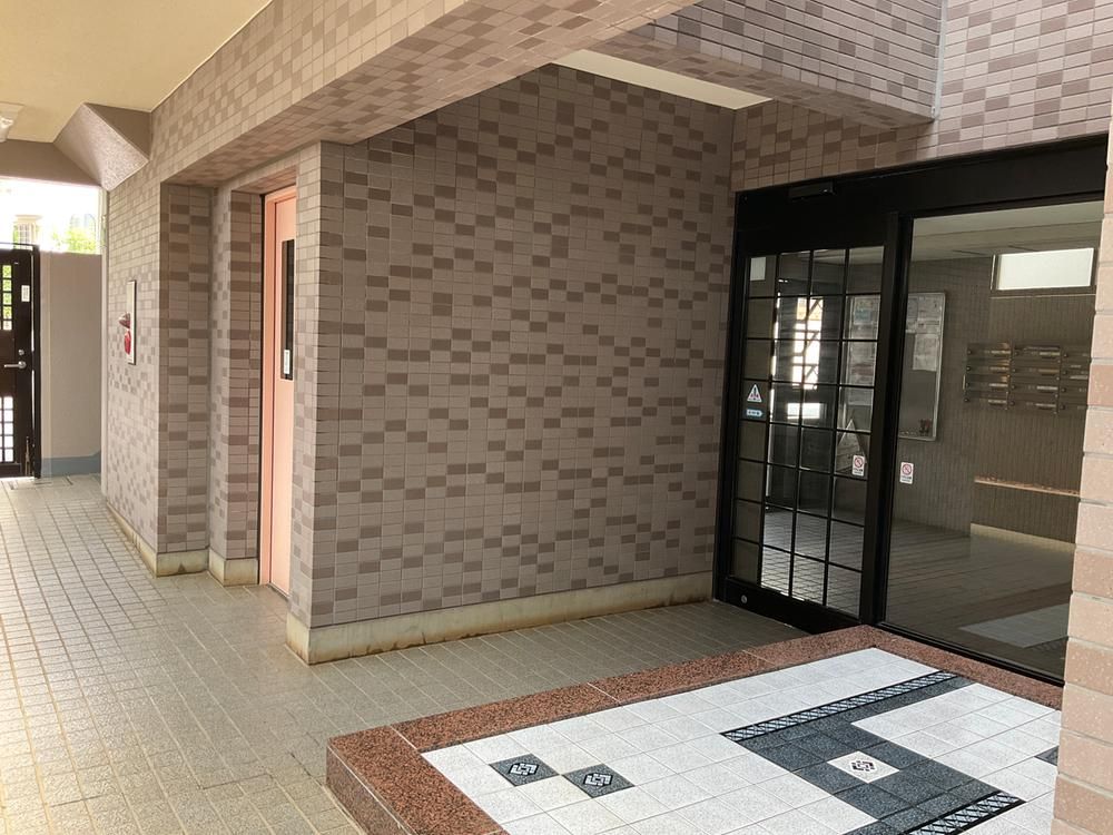 2LDK Apartment for Sale in Funabashi, Chiba - 60.78m2 - Thumbnail 3