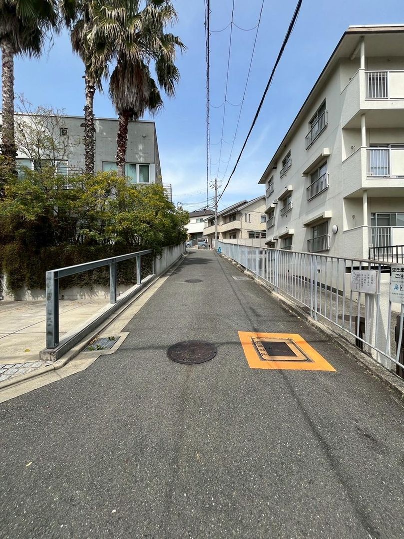 5LDK Detached House for Sale in Suita, Osaka - 123 sqm - Thumbnail 3