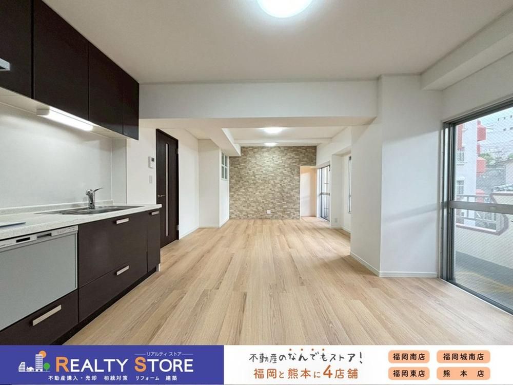 Renovated 2LDK Apartment for Sale in Chuo Ward, Fukuoka - Thumbnail 3