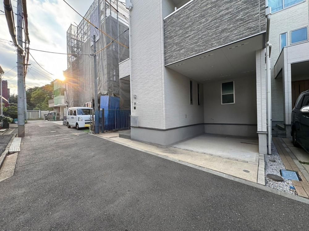 2019-Built 3-Story House near Shin-Otsuka Station, Bunkyo - Thumbnail 4