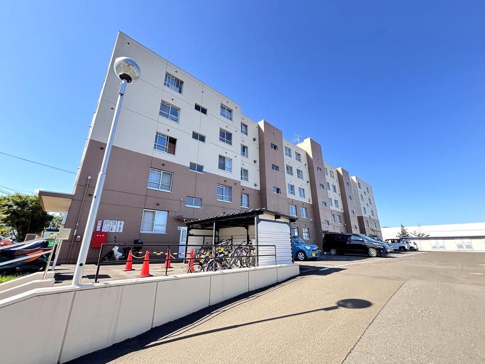 4LDK Apartment for Sale in Minami-ku, Sapporo, Hokkaido - Thumbnail 3