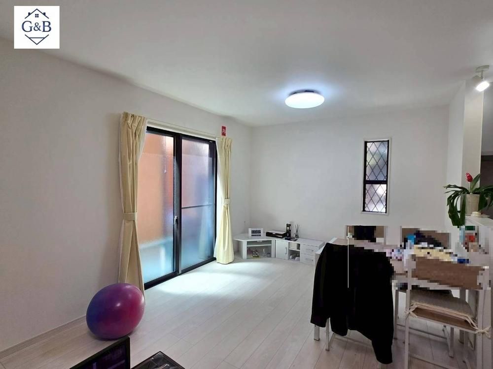 4LDK Detached House in Iwatsuki, Saitama City for 37 Million Yen - Thumbnail 2