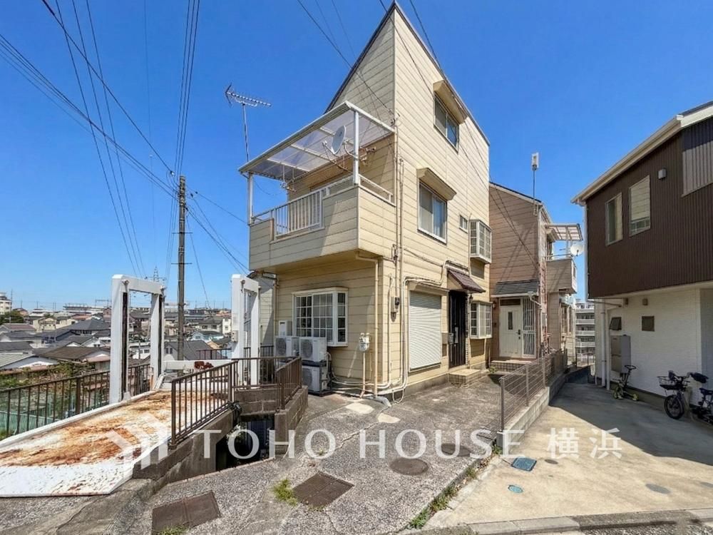 8DK Terrace House for Sale in Hodogaya, Yokohama - Image 1