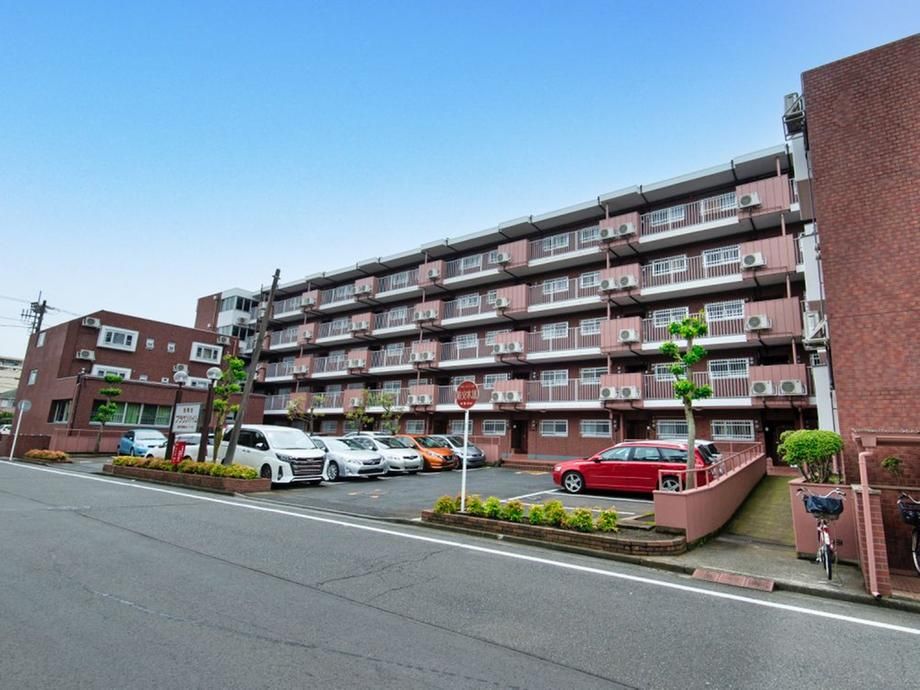 2LDK Apartment for Sale in Fujisawa, Kanagawa - 76.35m2 - Thumbnail 3
