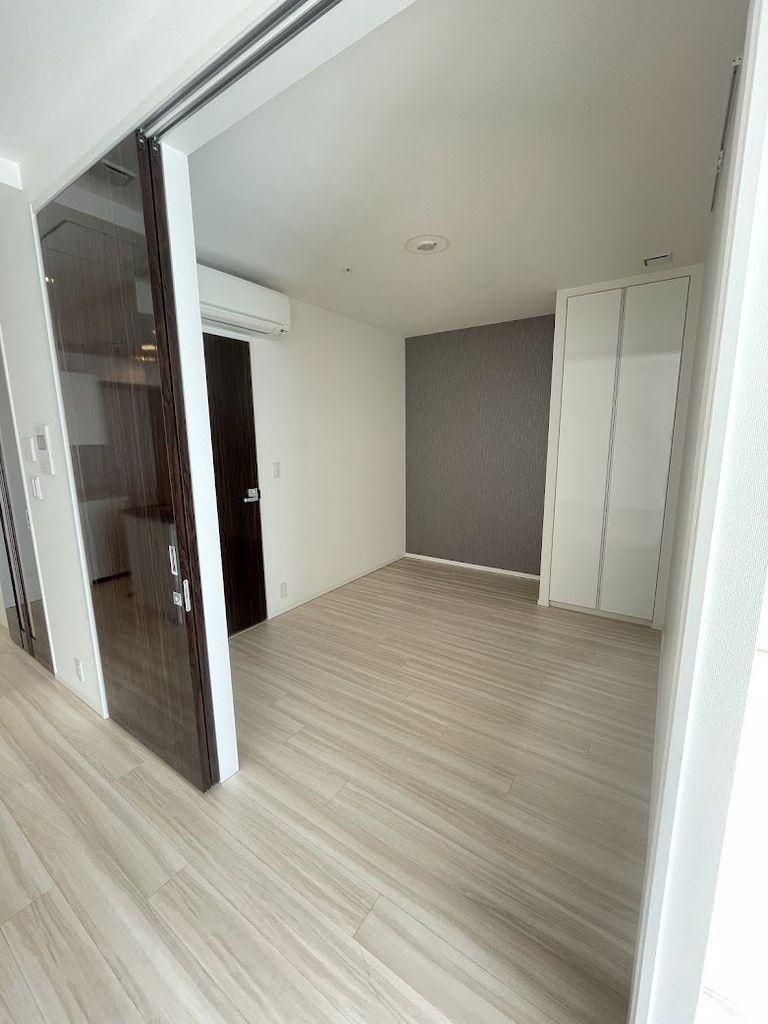 Sky Forest Residence 2LDK Apartment for Sale in Shinjuku, Tokyo - Thumbnail 4