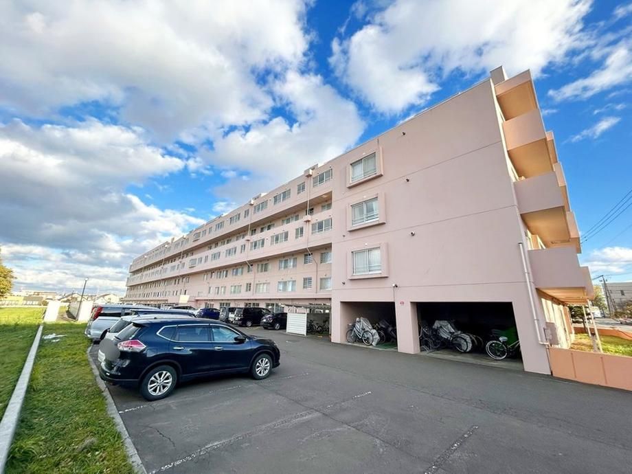 Garden House Teine Station Square 3LDK Apartment for Sale in Sapporo - Thumbnail 2