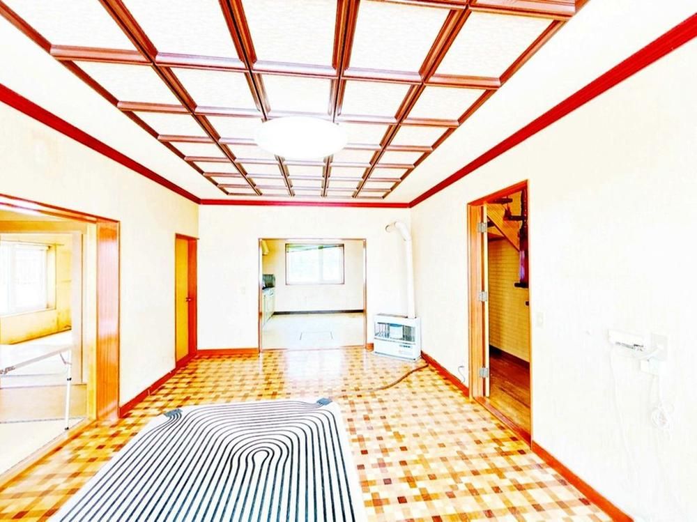 Renovated 5LDK House in Abashiri, Hokkaido – 161m² on 389m² Lot - Thumbnail 4