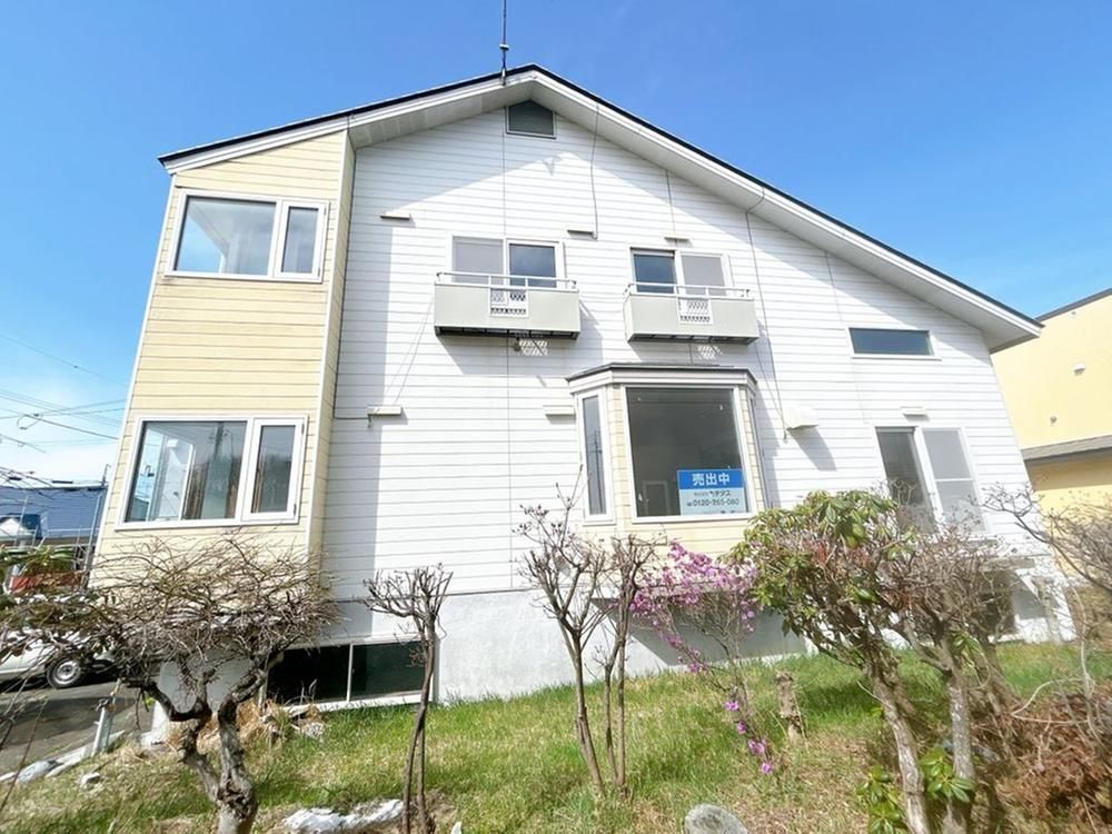 Renovated 4LDK Detached House in Obihiro with Large Lot - Thumbnail 2