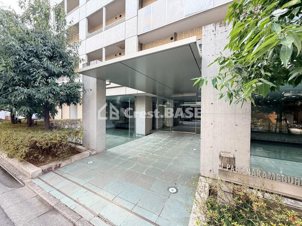 Renovated 2LDK Apartment in Nakameguro, Meguro City, Tokyo - Thumbnail 2