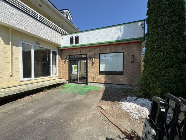4LDK+S House with Shop in Kushiro Town, Hokkaido - 22,000,000 Yen - Thumbnail 2