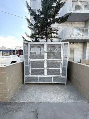 Renovated 2LDK Apartment in Sapporo Nishi Ward, 54.7m2 - Thumbnail 2