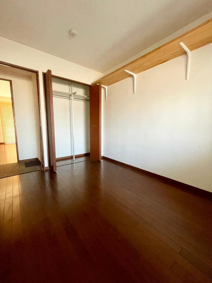 Spacious 4LDK Apartment in Kagoshima City with Sakurajima Views - Thumbnail 4