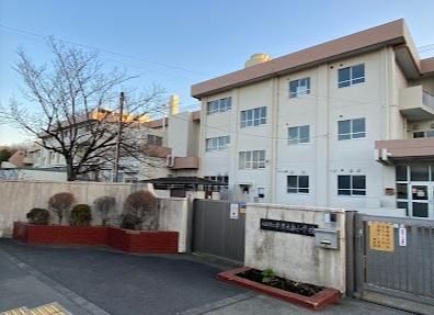 Mountain Cabin-Style 3LDK+S House for Sale in Hachioji, Tokyo - Thumbnail 3