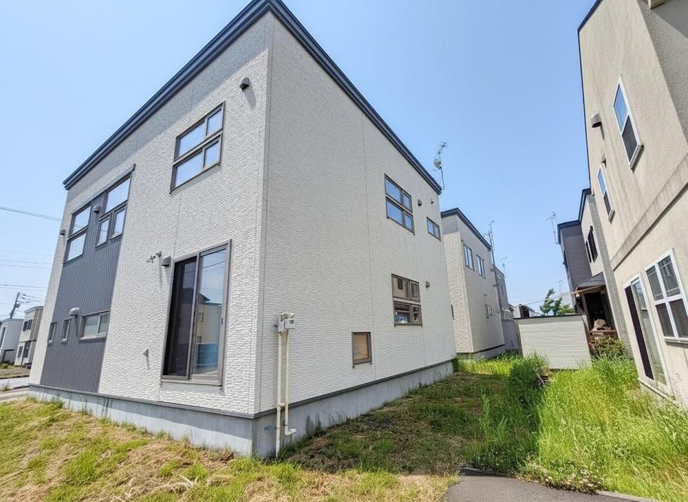 4LDK Detached House in Higashi-ku, Sapporo with Solar Panels - Thumbnail 3