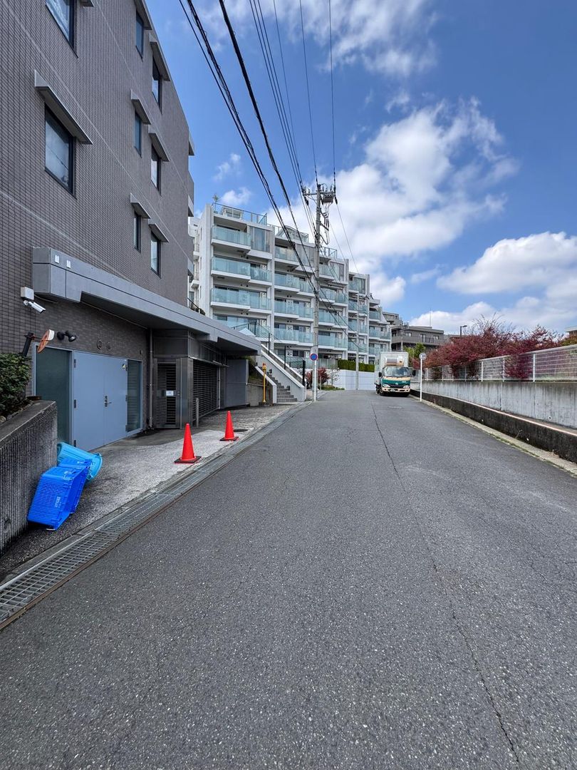 Renovated 3LDK Apartment in Saginuma, Kawasaki City - Thumbnail 3
