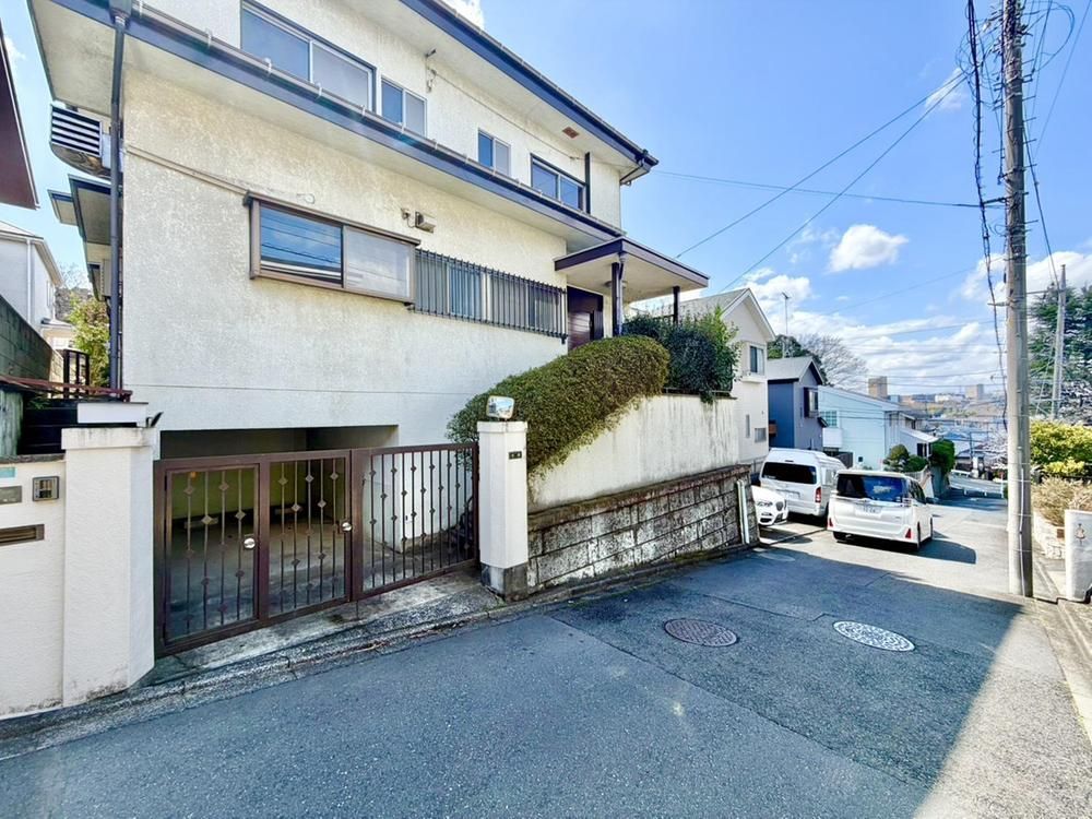 Resale House in Tama City, Tokyo with 176m2 Land - Thumbnail 2