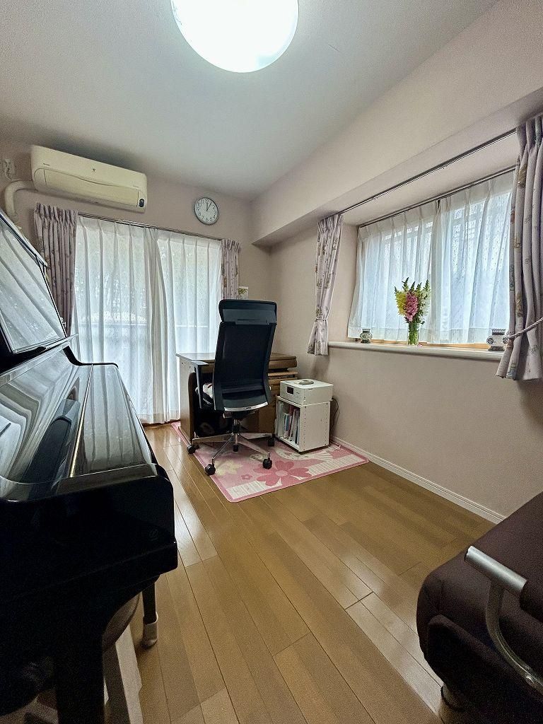 3LDK Apartment with Private Garden in Funabashi, Chiba - Thumbnail 4