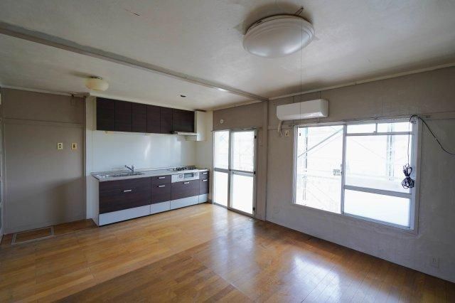 2LDK Apartment for Sale in Funabashi, Chiba - 51.9m2 - Thumbnail 3