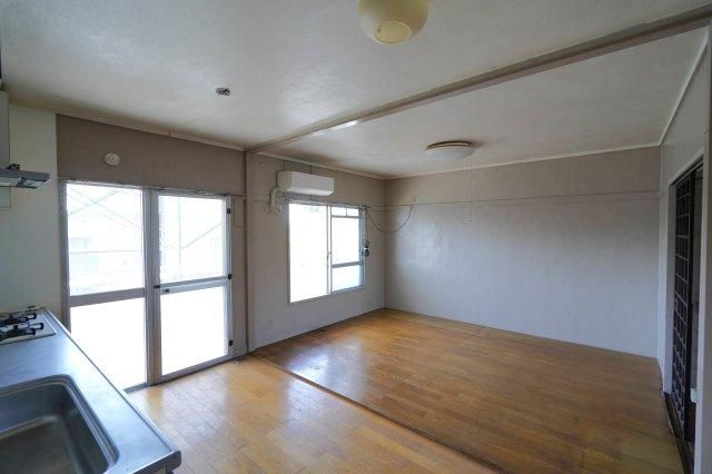 2LDK Apartment for Sale in Funabashi, Chiba - 51.9m2 - Thumbnail 2