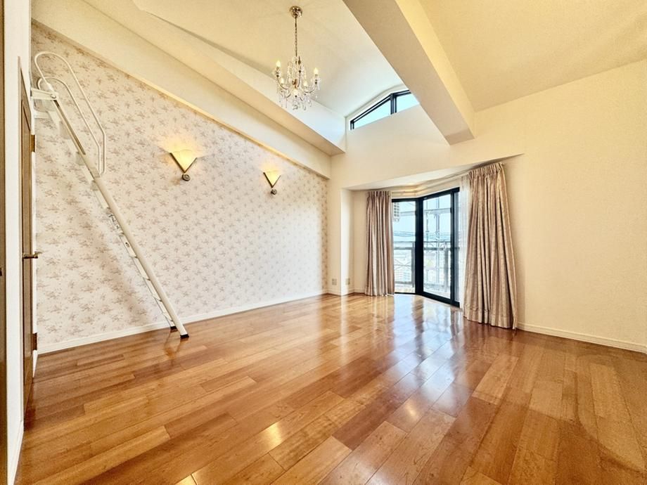 Top-Floor 4LDK Condominium in Isogo, Yokohama with Sea Views - Thumbnail 4