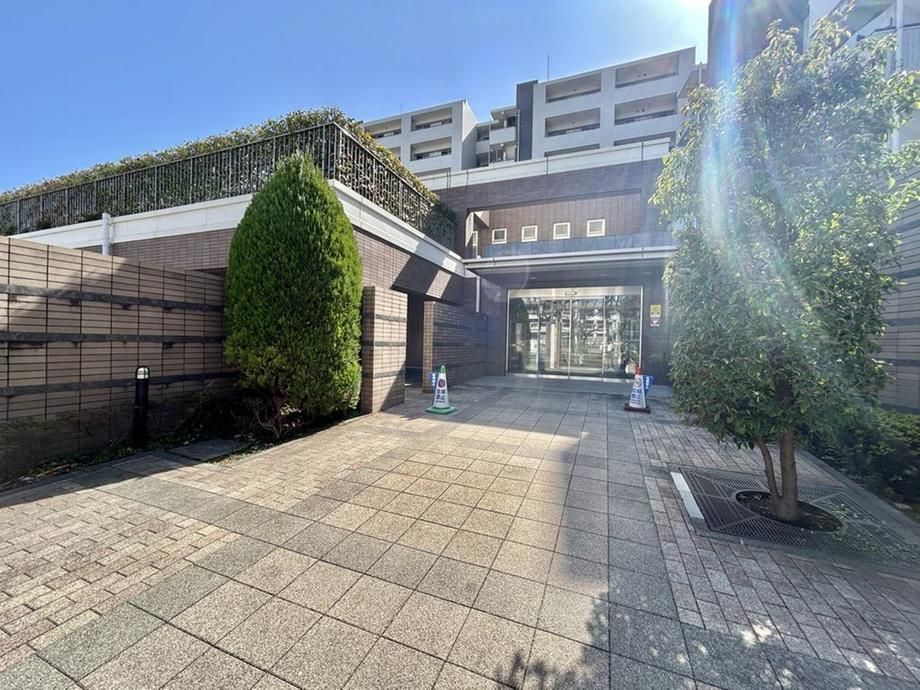 Preston Foret 2LDK Apartment with Garden in Nerima, Tokyo - Thumbnail 4