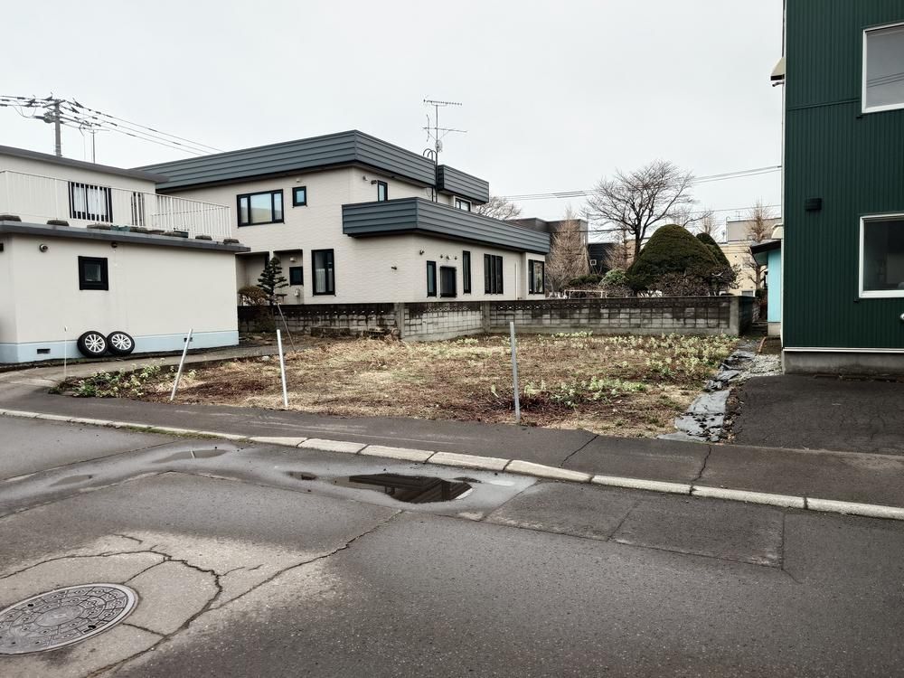 Building Land in Sapporo Kita Ward 198.34m2 Near Shinkawa Station - Thumbnail 2