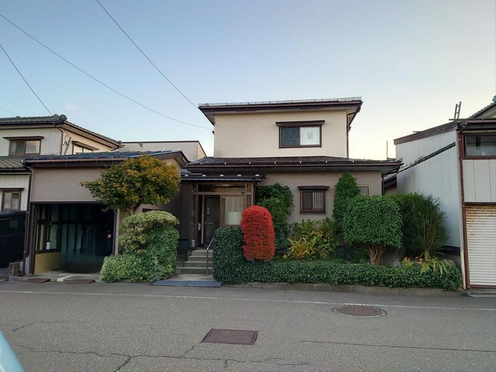 5LDK Resale House with Garden in Joetsu, Niigata - 126.8m2 - Thumbnail 2