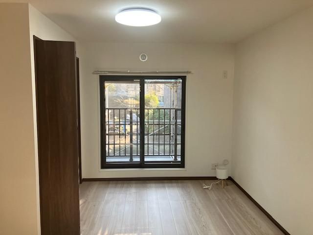 Renovated 3LDK Apartment in Totsuka, Yokohama - 14.9 Million Yen - Thumbnail 2