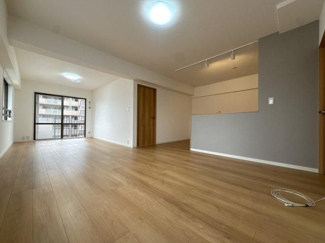 3LDK South-Facing Apartment in Dazaifu, Fukuoka - Thumbnail 4