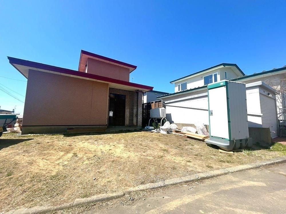 Renovated 3LDK House in Kushiro, Hokkaido - 13.49 Million Yen - Thumbnail 2