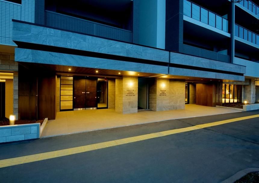 2LDK Apartment for Sale in Chuo-ku, Sapporo Near Nakajima-Koen Station - Thumbnail 4