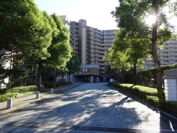 Alpha Grande Ichikawa Motoyawata 4LDK Apartment for Sale - Thumbnail 3