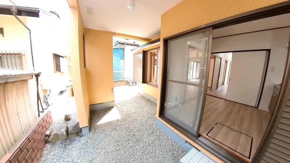 Renovated 4LDK House in Hadano, Kanagawa with 2 Parking Spaces - Thumbnail 2