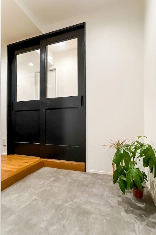 2LDK Apartment in Funabashi, Chiba - 81m² with High Ceilings - Thumbnail 4