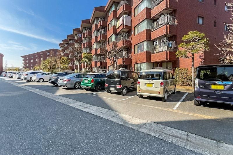 2LDK Apartment in Funabashi, Chiba - 81m² with High Ceilings - Thumbnail 3