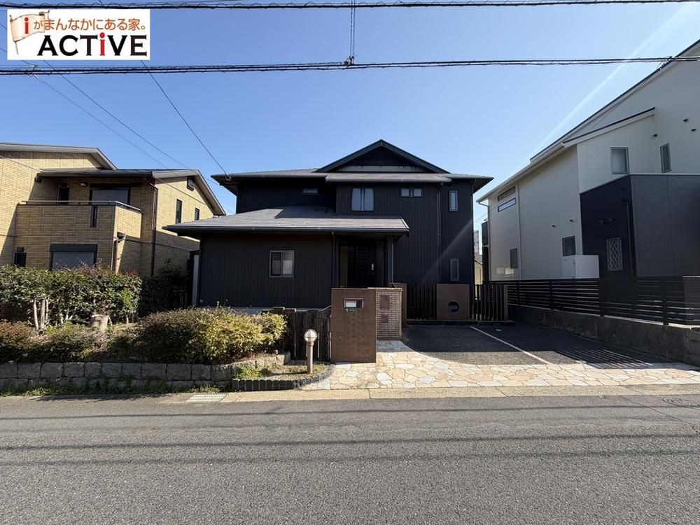 4LDK+S House for Sale in Wakamatsu-ku, Kitakyushu - 130m2 - Thumbnail 2