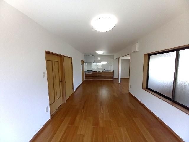 5LDK Renovated House for Sale in Fukuyama, Hiroshima - Thumbnail 4