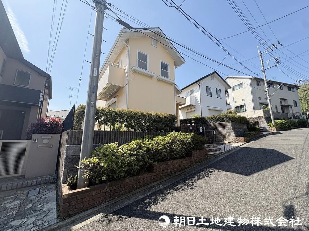 4LDK Renovated House on 65 Tsubo Land in Machida - Thumbnail 3
