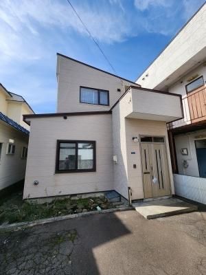 3LDK Detached House in Hakodate, Hokkaido – 8.95 Million Yen - Thumbnail 2
